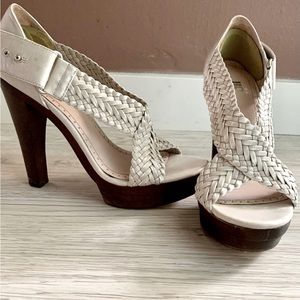 Jennifer Lopez - woven leather 4’ heel